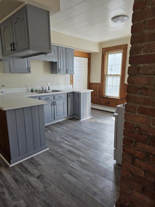 53 Glen Ave in Amsterdam, NY - Building Photo