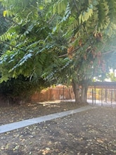 632 E 107th St in Los Angeles, CA - Building Photo - Building Photo