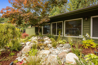 Chopaka Apartments in Issaquah, WA - Foto de edificio - Building Photo