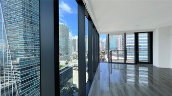 1451 Brickell Ave, Unit 2406 in Miami, FL - Building Photo