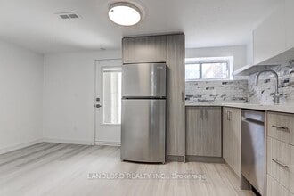 56 Bicknell Ave in Toronto, ON - Building Photo - Building Photo