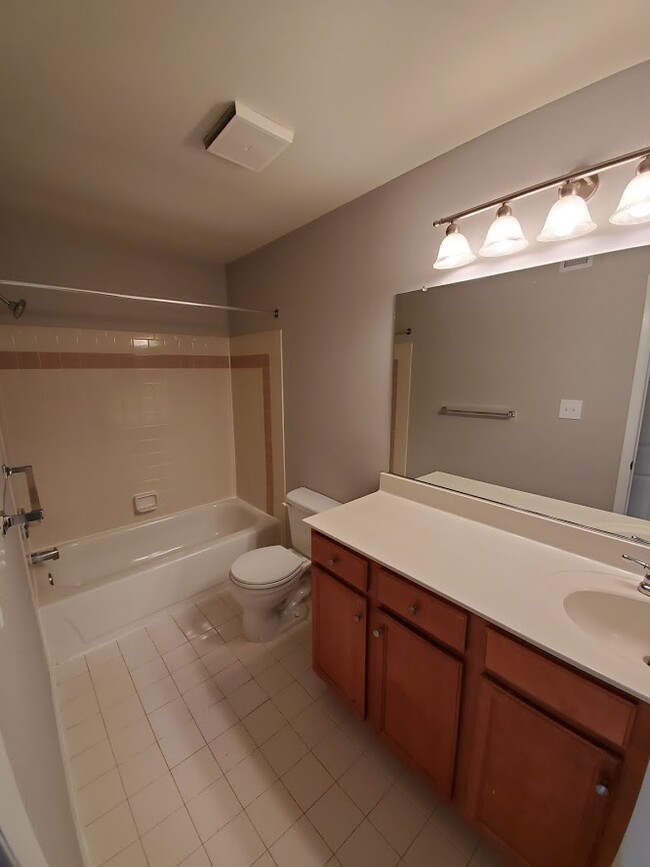 1715 Ascot Way Unit C, Unit C in Reston, VA - Foto de edificio - Building Photo