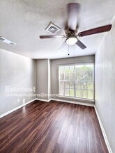6406 Guadalupe St in Houston, TX - Building Photo - Building Photo