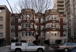 Kenmore 6138-6142 in Chicago, IL - Building Photo