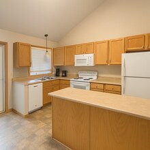 1040 4th St SE in Forest Lake, MN - Building Photo - Building Photo