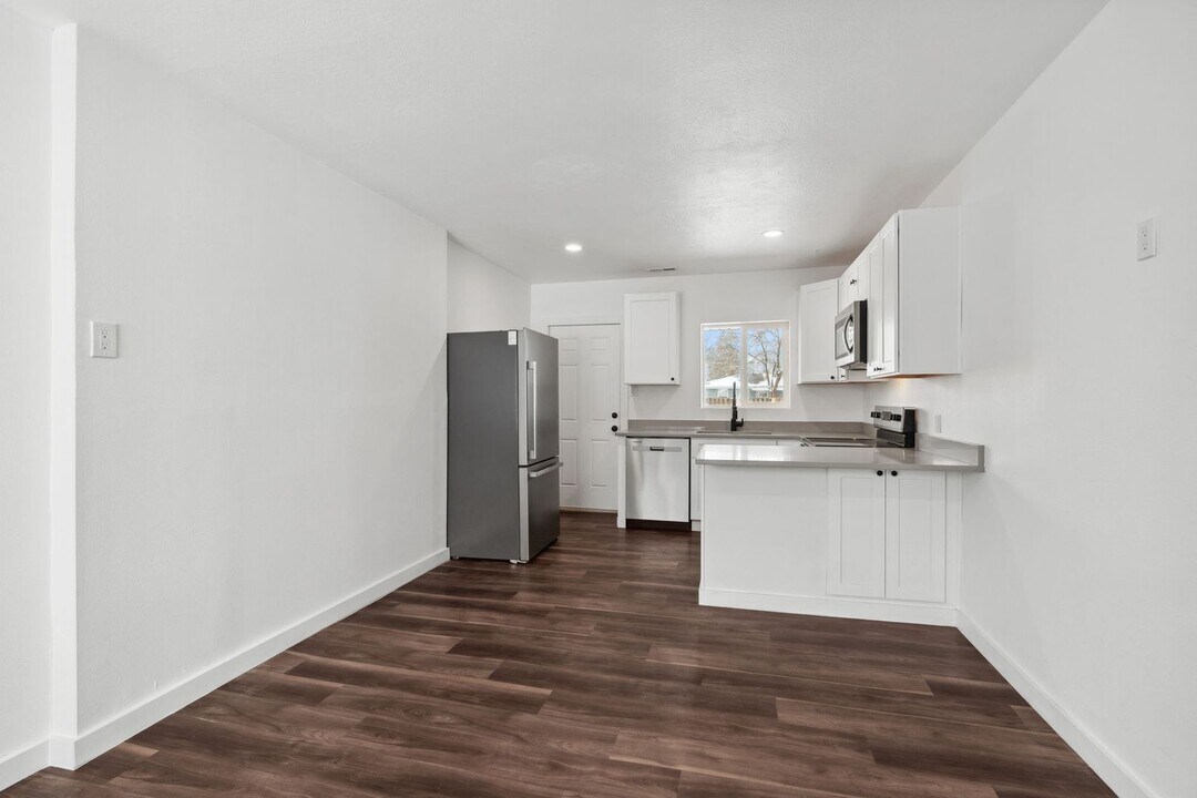 2021 N Dick Rd in Spokane Valley, WA - Building Photo