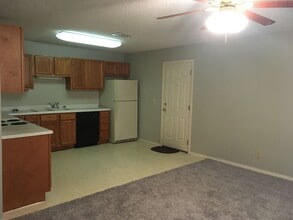 404 Valley Dr in Russellville, AR - Building Photo - Building Photo