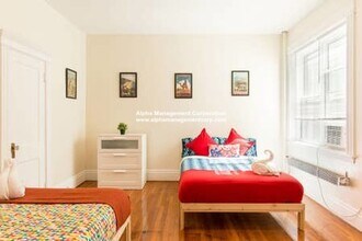 22 Euston St in Brookline, MA - Building Photo - Building Photo