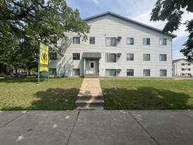 575 7th St S in St. Cloud, MN - Building Photo