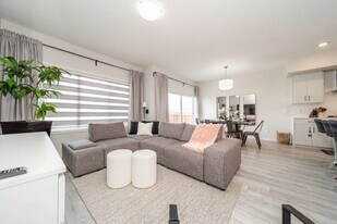 20548-20100 100 Ave NW, Unit SI ID1345386P in Edmonton, AB - Building Photo