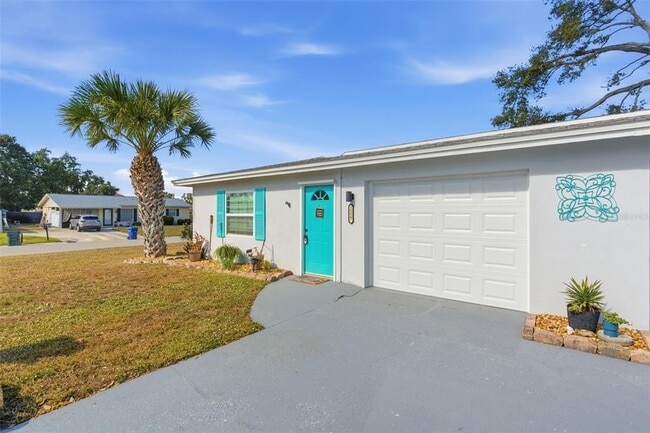 2227 Montclair Dr in Sarasota, FL - Building Photo - Building Photo