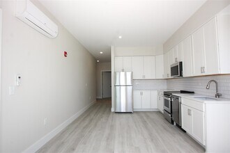 141 Newark Ave in Jersey City, NJ - Building Photo - Building Photo