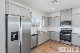 705 Hamilton Pk Ct in Reno, NV - Building Photo - Building Photo