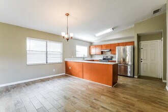 1345 Bridlebrook Dr in Casselberry, FL - Foto de edificio - Building Photo