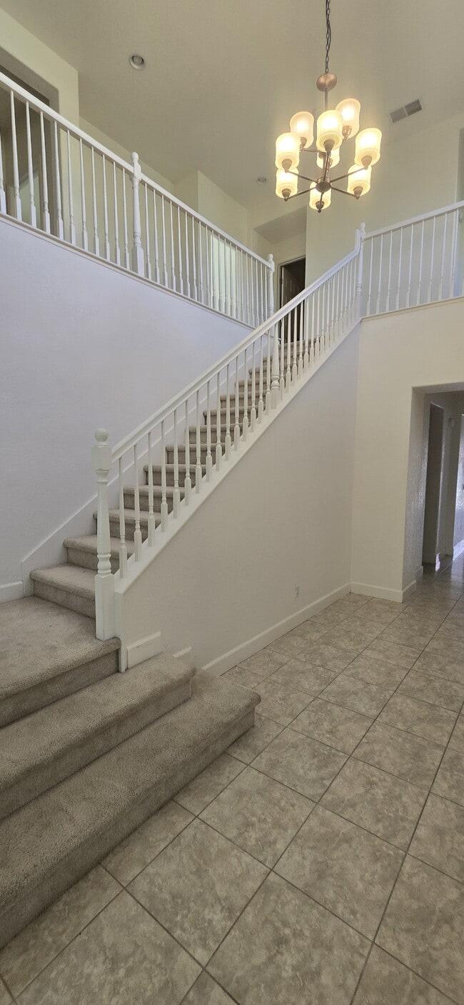 660 W Bonaventure Ave in Tracy, CA - Building Photo - Building Photo