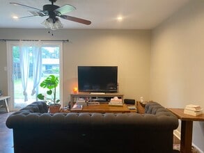 1625 Farmington Ave in Norman, OK - Foto de edificio - Building Photo