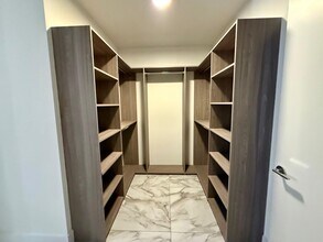 341 NE 35th St, Unit A1 in Miami, FL - Building Photo - Building Photo