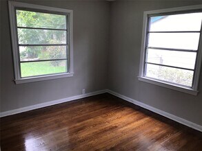 225 Lena Dr in Houston, TX - Building Photo - Building Photo