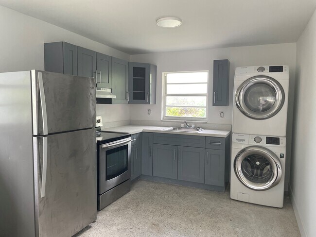 1144 NW 2nd St, Unit 3 in Miami, FL - Building Photo - Building Photo