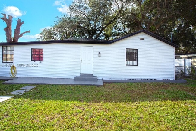 1934 NW 92nd St in Miami, FL - Building Photo - Building Photo
