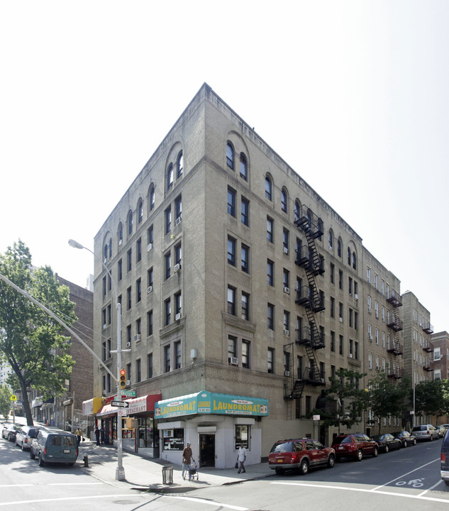 1024 Walton Ave in Bronx, NY - Building Photo