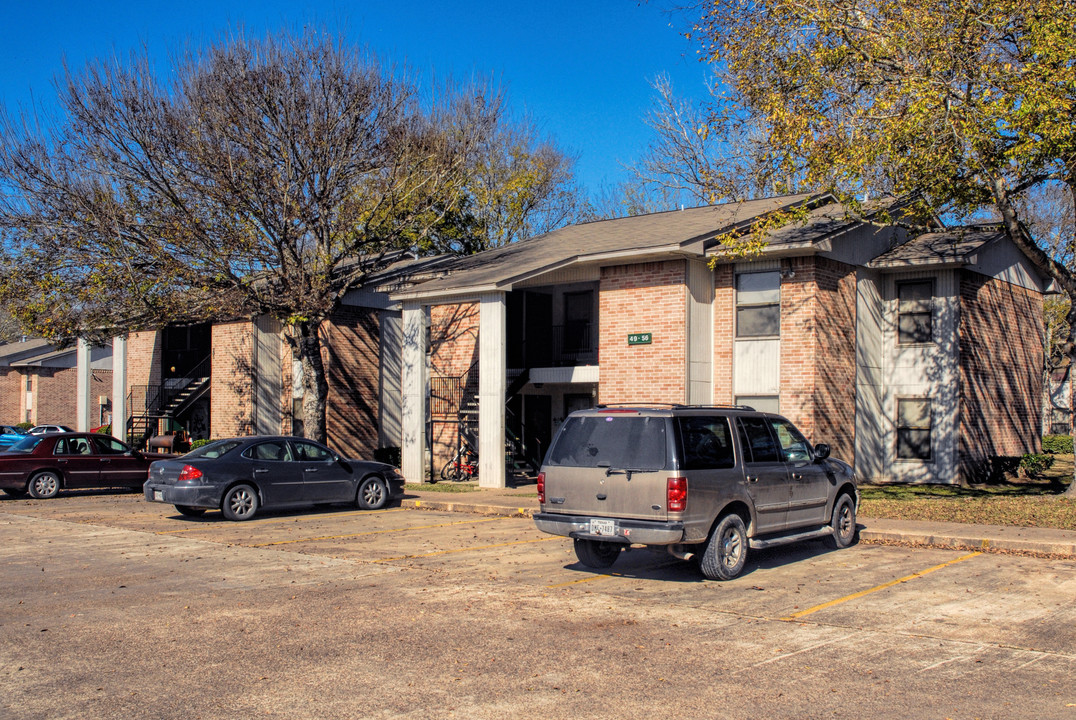 Park Forest Apartments in Liberty, TX - Building Photo