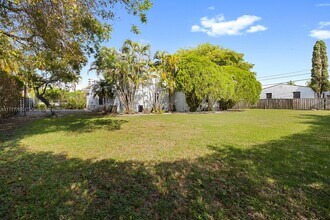 2511 SW 26th Ln in Miami, FL - Building Photo - Building Photo