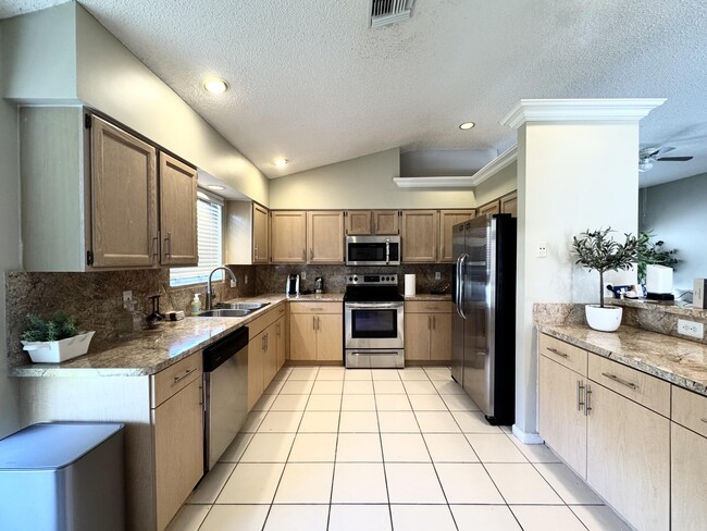 13297 Emerald View Ct in Wellington, FL - Building Photo - Building Photo