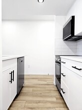 9703-9115 115 Ave NW in Edmonton, AB - Building Photo - Building Photo