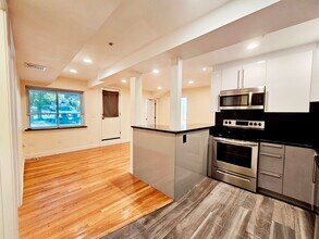 1803 Beacon St, Unit 1 in Brookline, MA - Building Photo - Building Photo