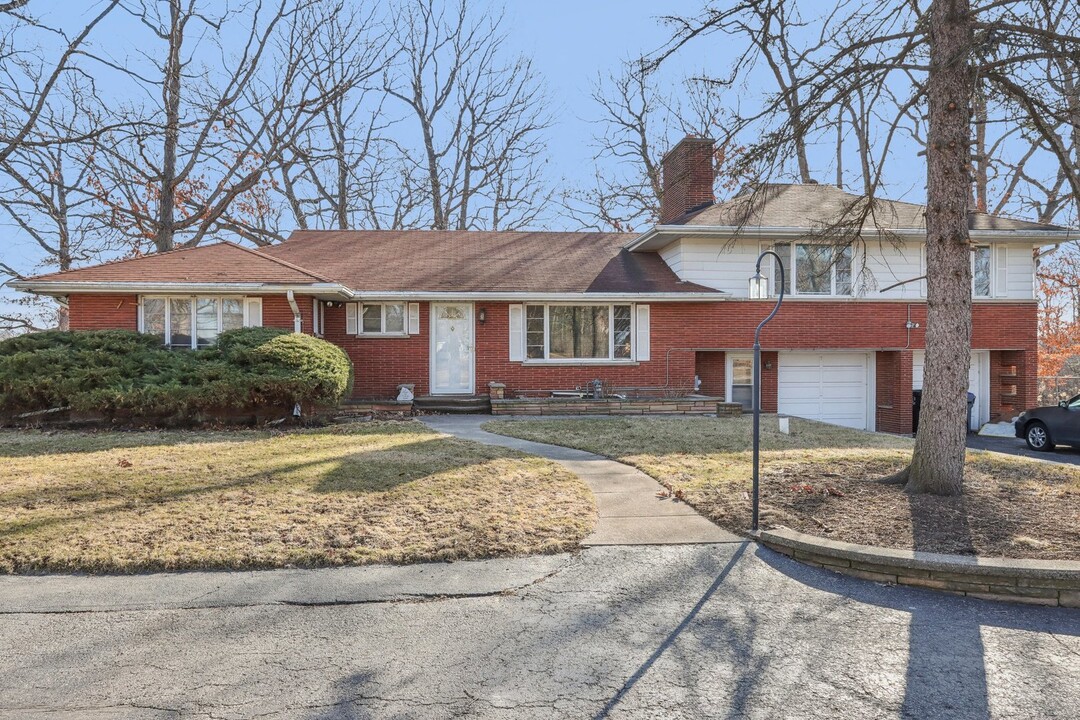 38683 N Lewis Ave in Beach Park, IL - Building Photo