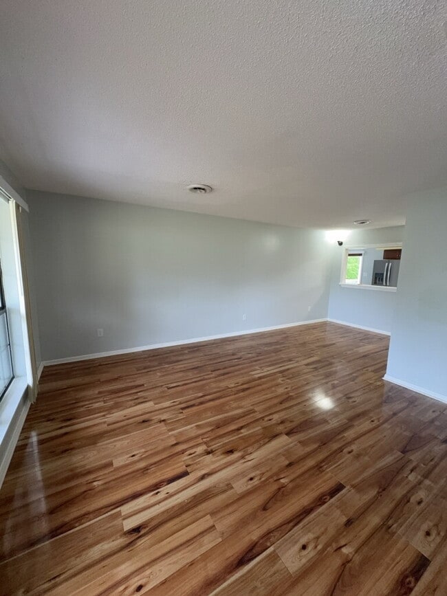 110 Elwood Rd in Jacksonville, NC - Foto de edificio - Building Photo