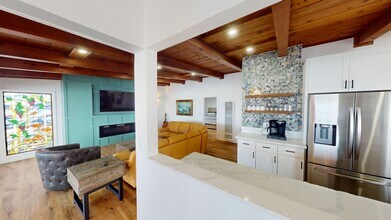 1480 Seacoast Dr in Imperial Beach, CA - Building Photo - Building Photo