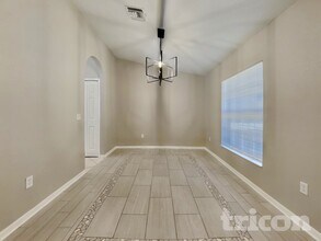 1054 Valentine St in North Port, FL - Building Photo - Building Photo