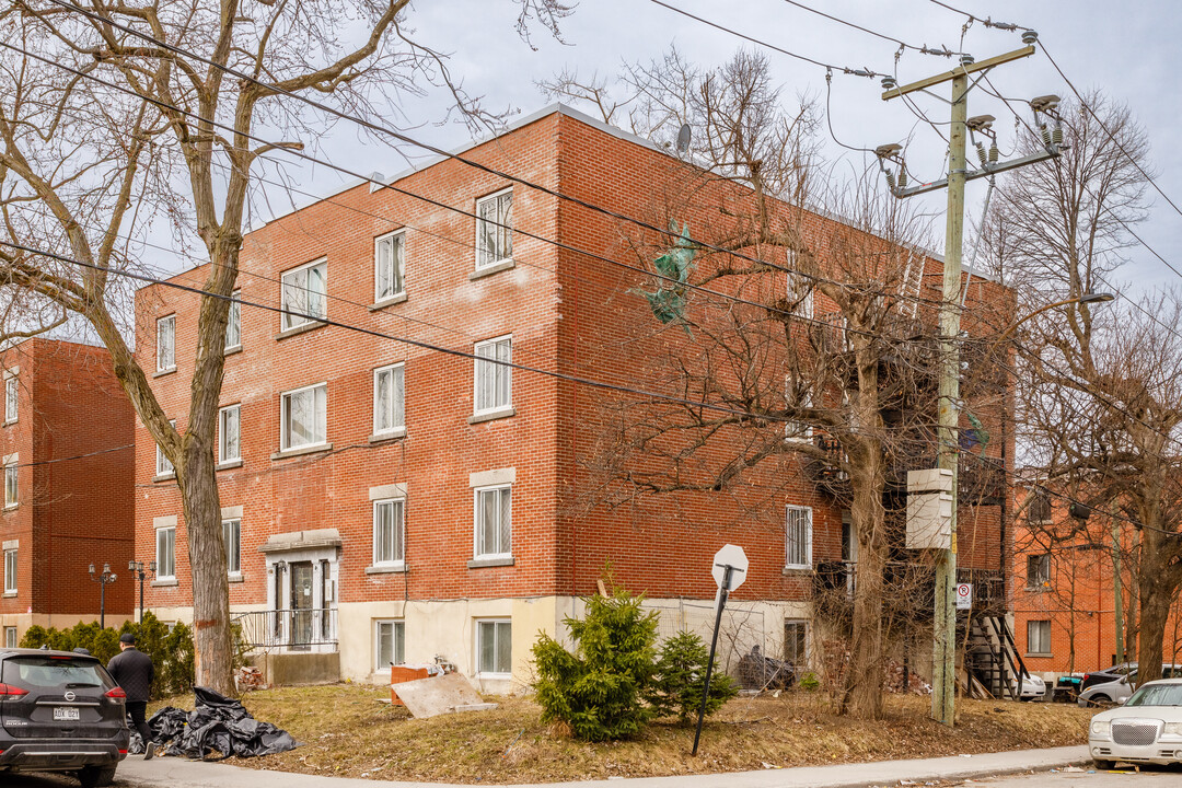 3265 Barclay Av in Montréal, QC - Building Photo