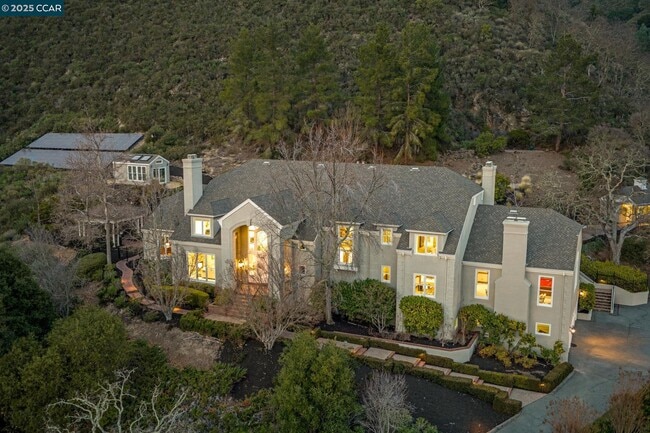 property at 2420 Diablo Lakes Ln