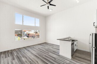 Berendo in Los Angeles, CA - Building Photo - Building Photo