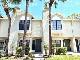 5100 Burchette Rd in Tampa, FL - Building Photo