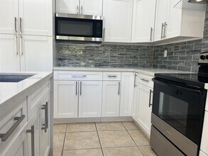 11795 SW 122nd Pl in Miami, FL - Building Photo - Building Photo