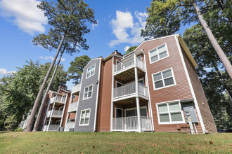 Luna Pointe in Hampton, VA - Foto de edificio - Building Photo