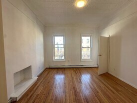 8 Carroll St, Unit 2 in Brooklyn, NY - Building Photo