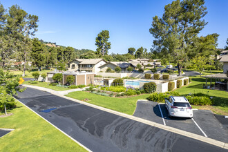 1622-1780 Pala Lake Dr in Fallbrook, CA - Foto de edificio - Building Photo