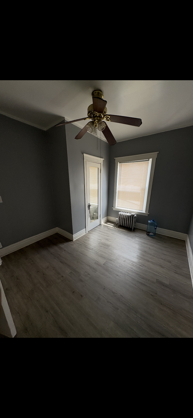 5307 W Jackson Blvd, Unit 2nd floor in Chicago, IL - Foto de edificio - Building Photo