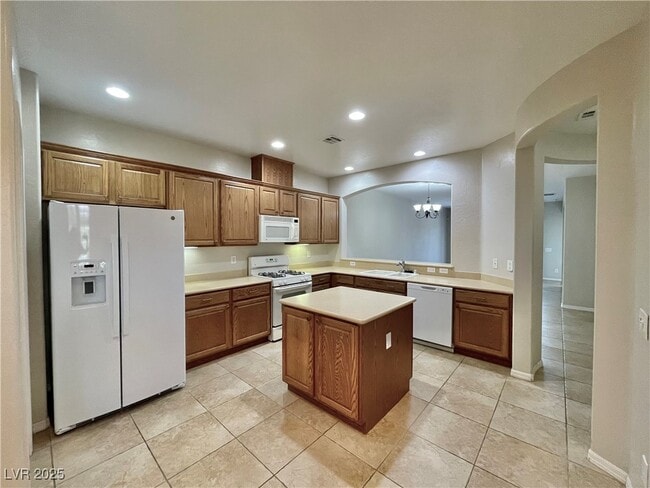 7421 Ravines Ave in Las Vegas, NV - Building Photo - Building Photo