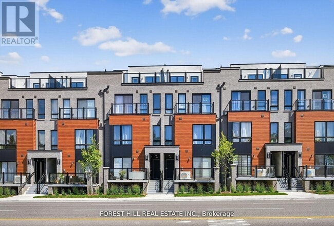 165 Tapscott Rd in Toronto, ON - Building Photo - Building Photo