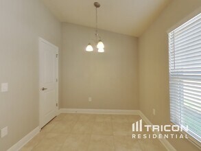 387 Buchannan Dr in Davenport, FL - Foto de edificio - Building Photo