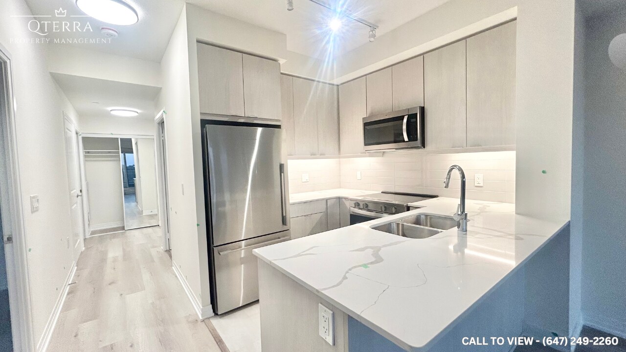 15 Watergarden Dr in Mississauga, ON - Building Photo