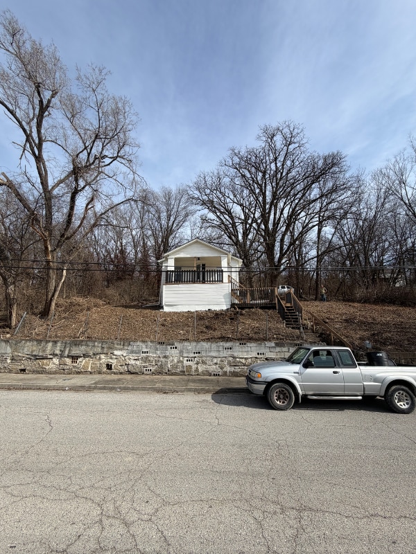 property at 625 N Main St