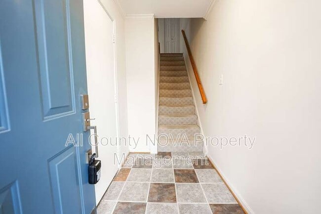 6150 Glen Eagles Ct in Falls Church, VA - Building Photo - Building Photo