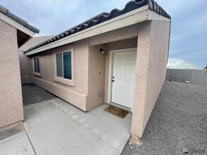 7404 E 37th Pl in Yuma, AZ - Building Photo - Building Photo